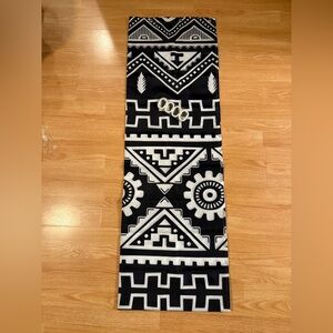 Black/white shower curtain with hooks, NEW